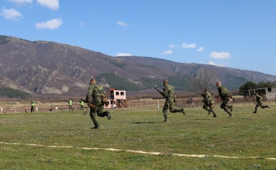 Oбявен е конкурс за заемане на 314 вакантни войнишки длъжности в Сухопътните войски