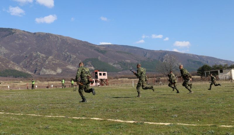 Oбявен е конкурс за заемане на 314 вакантни войнишки длъжности в Сухопътните войски