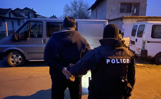Шестима души са задържани в Лом и Враца