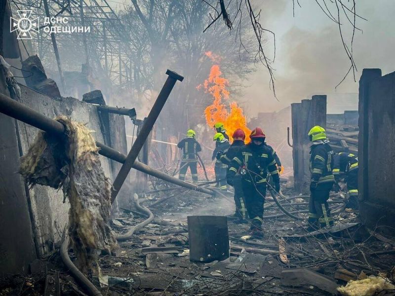 Кадри от последствията по време на ракетната атака в Одеса на 15 март 2024 г. Снимки: Акаунт в 