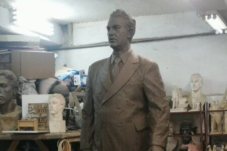 Паметник на Иван Иванов