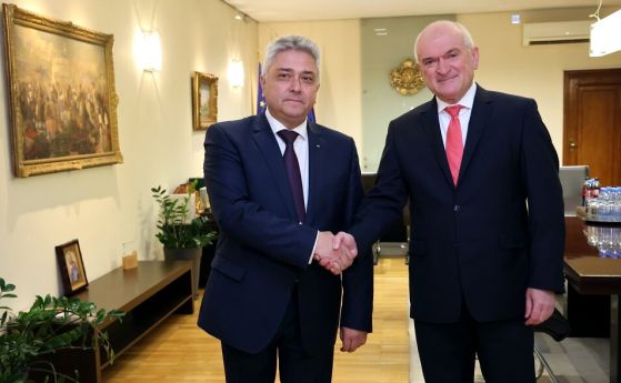Главчев прие поста министър на външните работи от Стефан Димитров