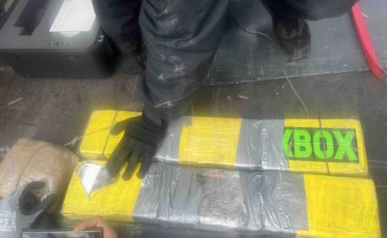 Откриха 6 кг кокаин в двойна стена на камион (видео)