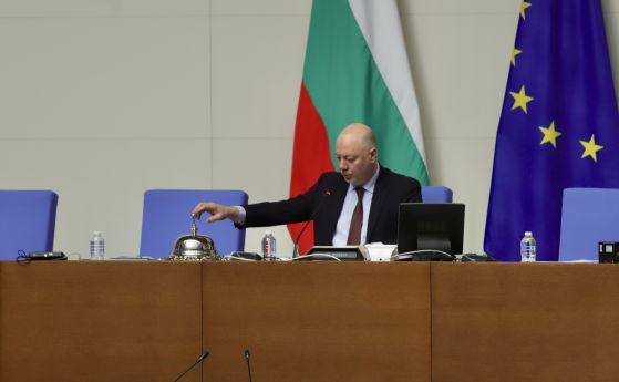 8 от ПП-ДБ и 6 от БСП не дойдоха в НС за кворум за оставката на Желязков (обновява се)