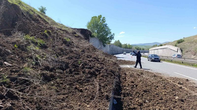 Подпорна стена се срути на магистрала Струма