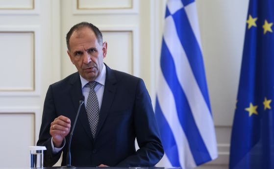 И Гърция предупреди Македония, че договорите трябва да се спазват