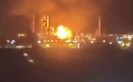 ГУР удари с дронове две руски рафинерии и металургичен завод в Русия (видео)