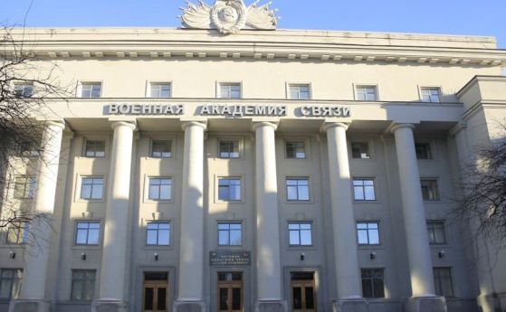 Взрив във военната академия в Санкт Петербург, има ранени