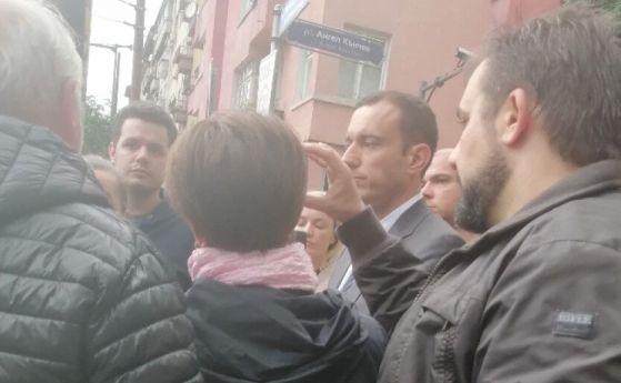 Васил Терзиев отиде при протестиращите