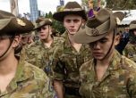 На Австралия не й достигат 4400 войници.