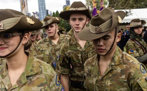 На Австралия не й достигат 4400 войници.