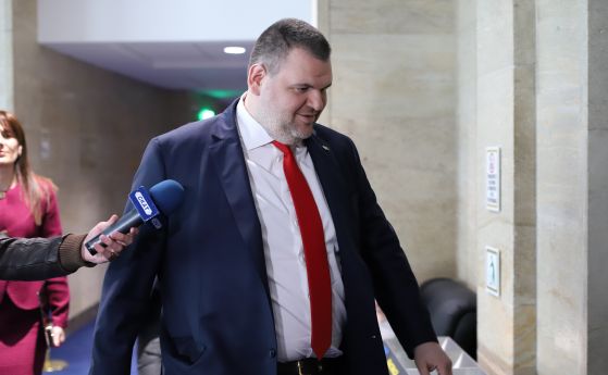 Делян Пеевски настоява да се състави редовно правителство
