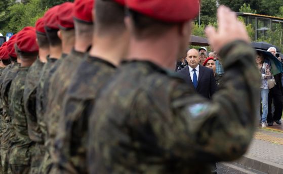 Президентът Румен Радев приветства участниците в Четвъртия национален събор на запасното войнство в Стара Загора.
