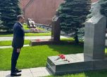 Сръбският вицепремиер се поклони пред бюста на Сталин