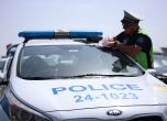 Пиян мъж без книжка се блъсна в полицейска патрулка