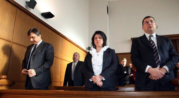 Марияна Николова пред съда.