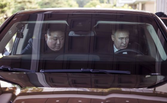 Ким и Путин в новата бронирана лимузина.