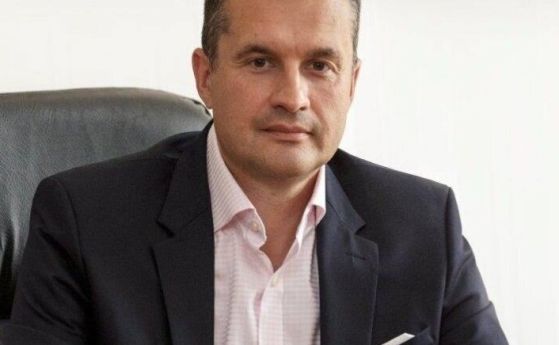 Изключеният от групата на БСП депутат Калоян Методиев обяви, че президентът Румен Радев иска да превземе БСП отвътре