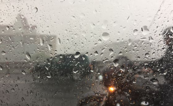Само за час в руската столица са паднали 22 мм валежи