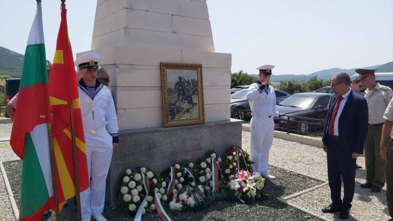 паметникът на полк. Константин Каварналиев