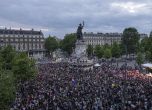 Хиляди протестираха на Площада на републиката в Париж срещу победата на крайната десница