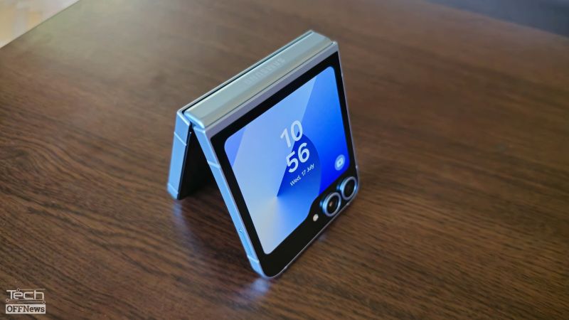 Ревю: Samsung Galaxy Z Flip 6 или как смартфоните могат да са компкатни и с AI