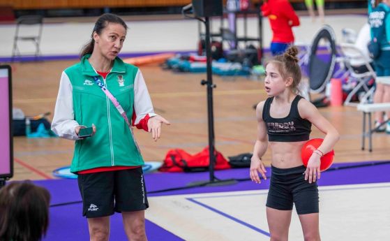 Стилияна Николова