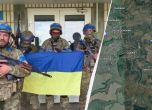 Украински войници пред офиса на Газпром в Суджа. В района, също под украински контрол, са измервателните уреди, които показват колко газ Русия подава чрез Украйна към Европа