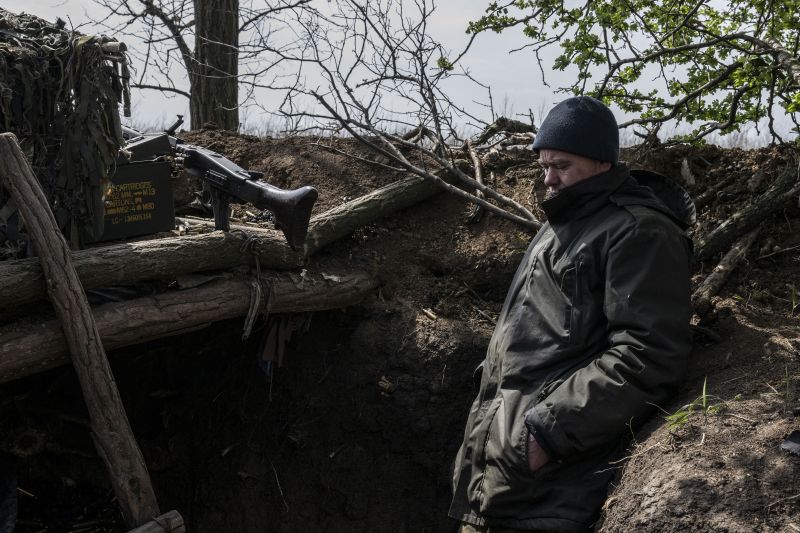 Украински войник в Угледар, Донецка област - Getty Images