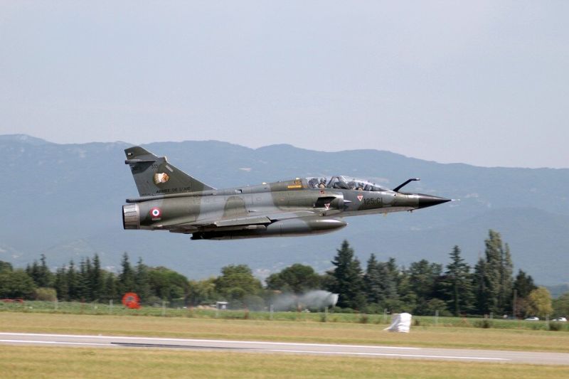 изтребител Mirage 2000