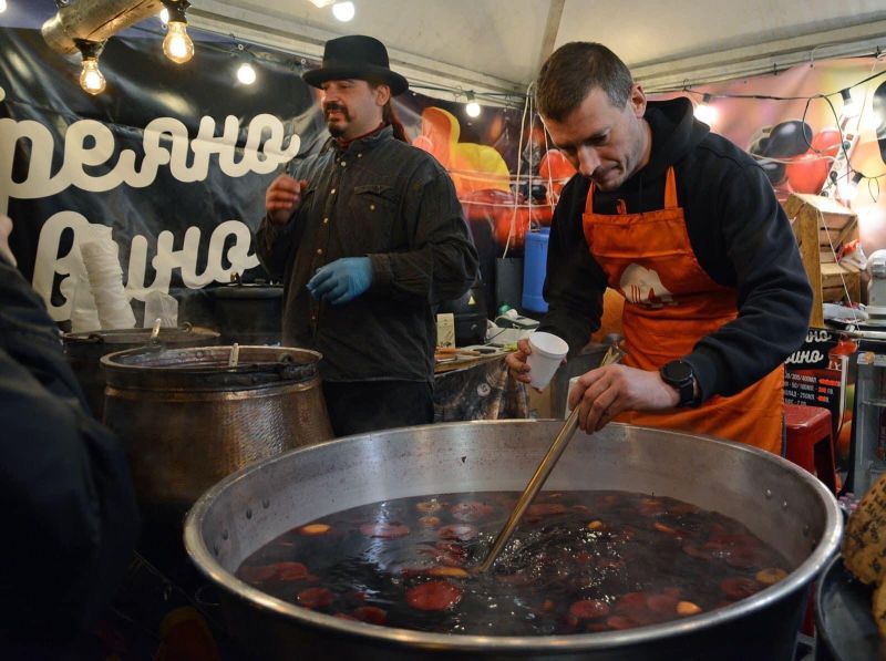 Коледен базар във Варна