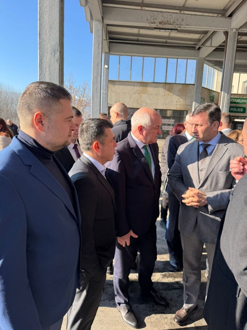 Официални лица на церемонията на ГКПП Кулата