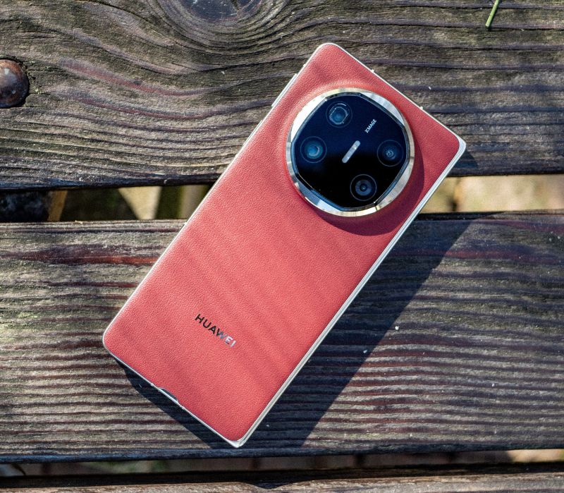 Ревю: Huawei разгръща възможностите на сгъваемите смартфони с Mate X6