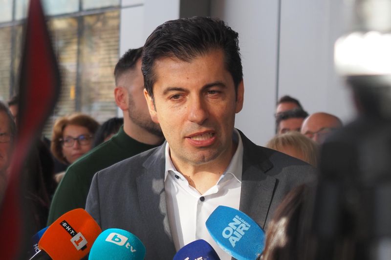 Кирил Петков