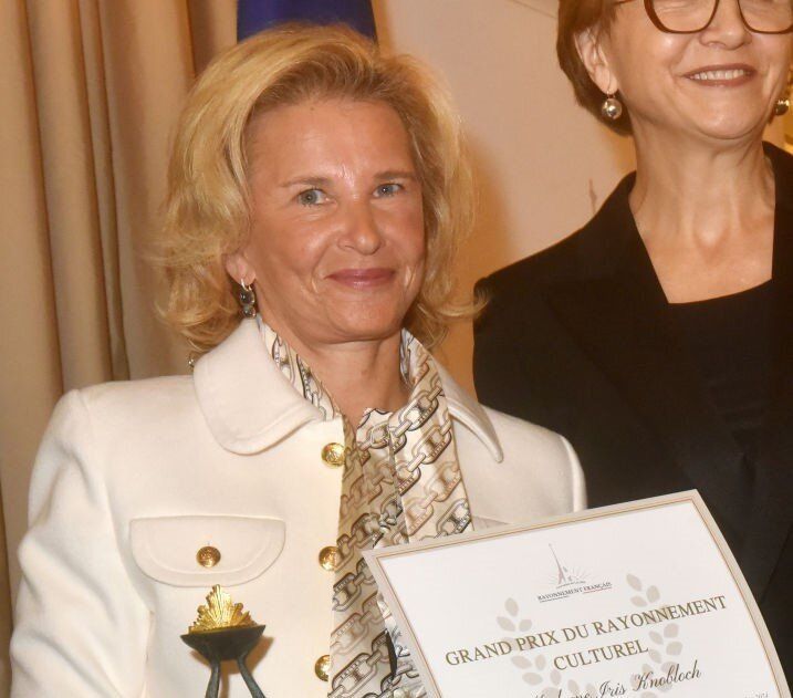 Ирис Кноблох