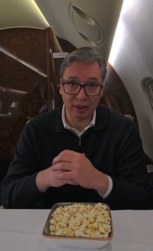 Сръбският президент пътува с пуканки за световния икономически форум в Давос