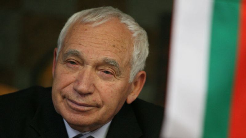 Д-р Желю Желев почина на 30 януари 2015 г. 