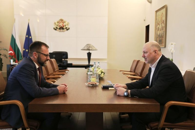 Инж. Йордан Вълчев (л) и Росен Желязков