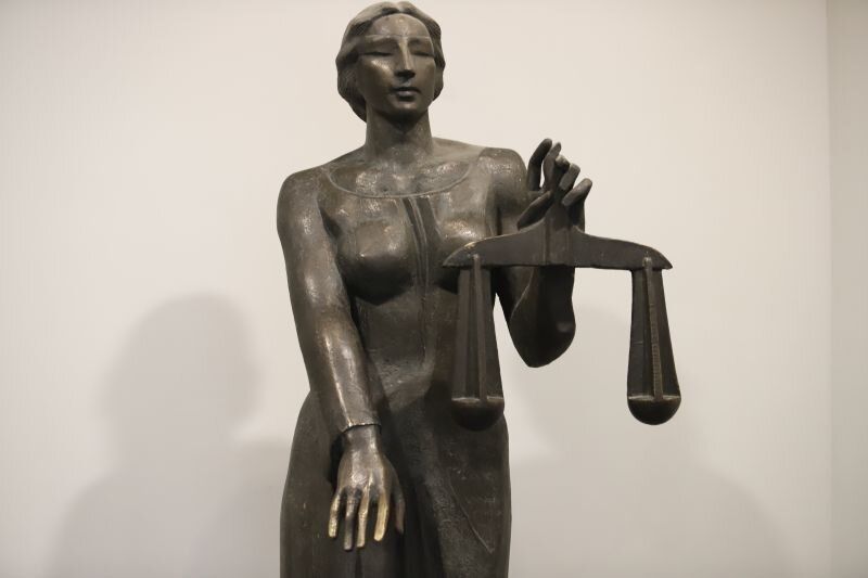 Сляпата Темида