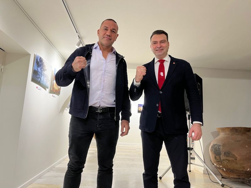 Кубрат Пулев пожела успех на Калоян Паргов