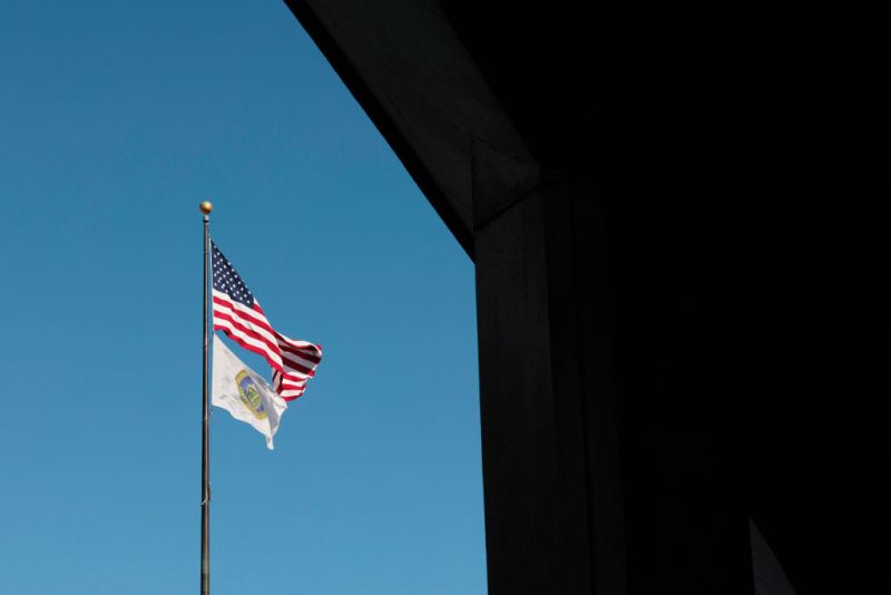 Флаговете на САЩ и на Министерството на енергетиката