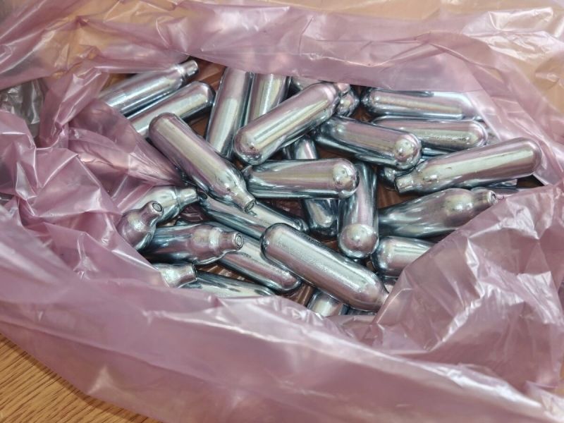 При акция в Студентски град полициията иззе хиляди капсули с райски газ