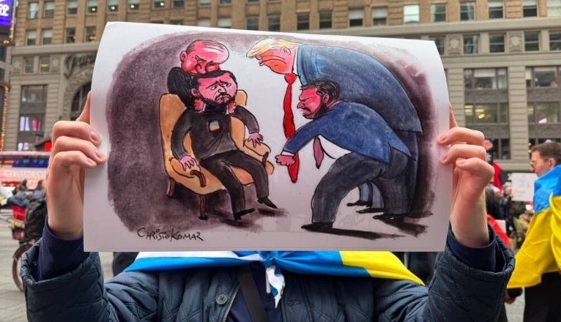 Демонстранти издигнаха карикатура на Христо Комарницки 