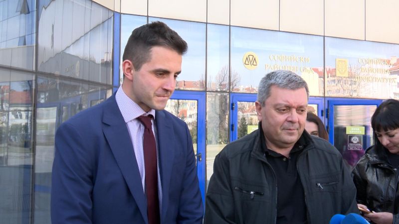 Говорителят на СРП Николай Николаев и зам.-шефът на 5-то РУ Илия Кузманов дадоха подробности по случая.