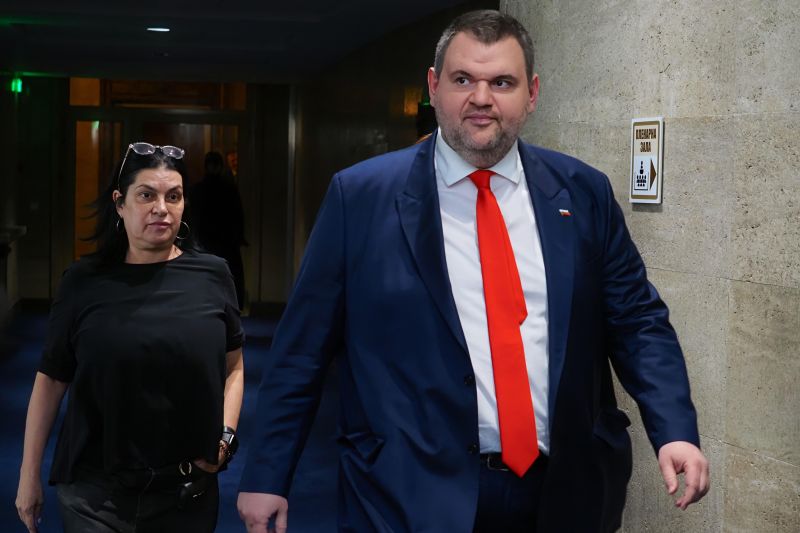 Делян Пеевски и Велислава Кръстева в НС