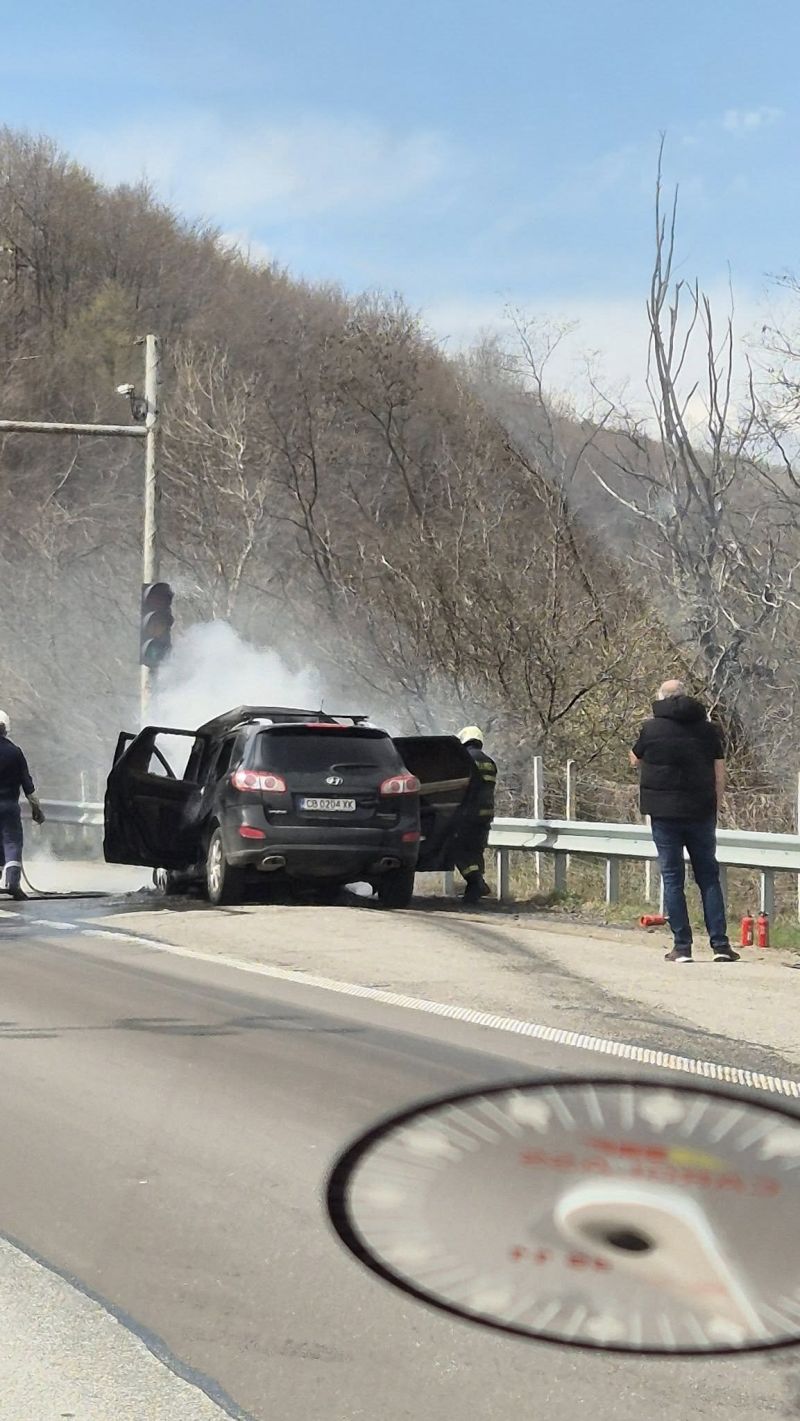 Кола се запали на 