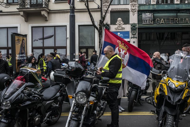 Протест в Сърбия, полицаи