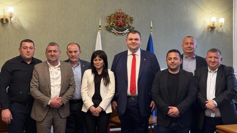 Днес Пеевски се срещна с представители на местната власт и структурите на ДПС-област Разград
