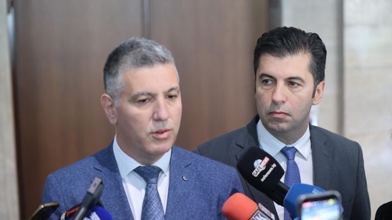 Андрей Цеков (л) и Кирил Петков