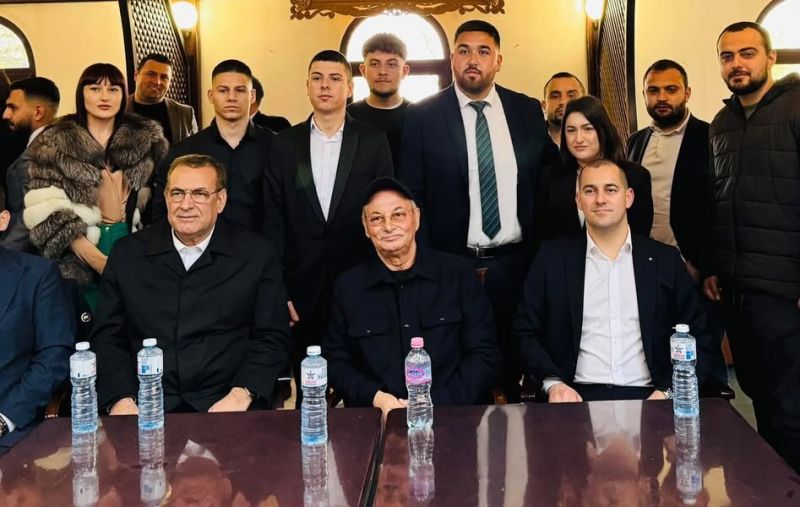 Доган и младежите